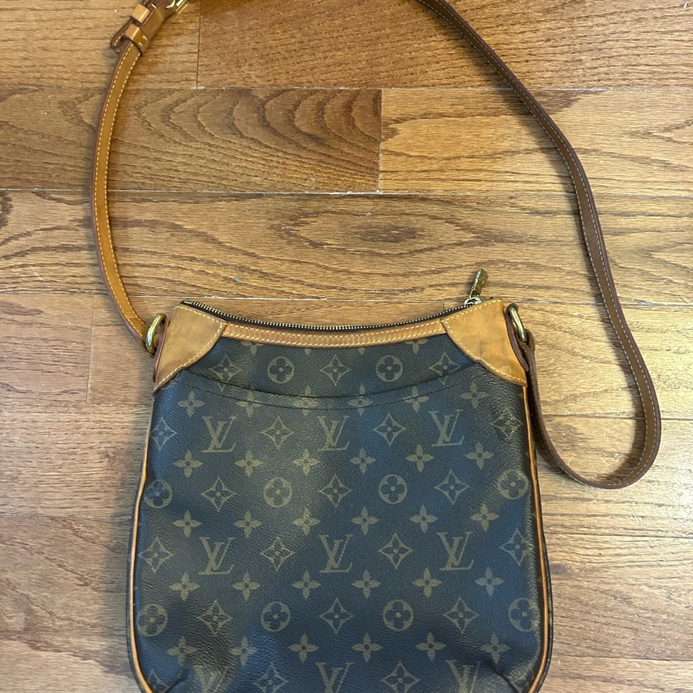Louis Vuitton Monogram Crossbody Bag in Brown and Tan Leather Trim - Picture 2 of 11
